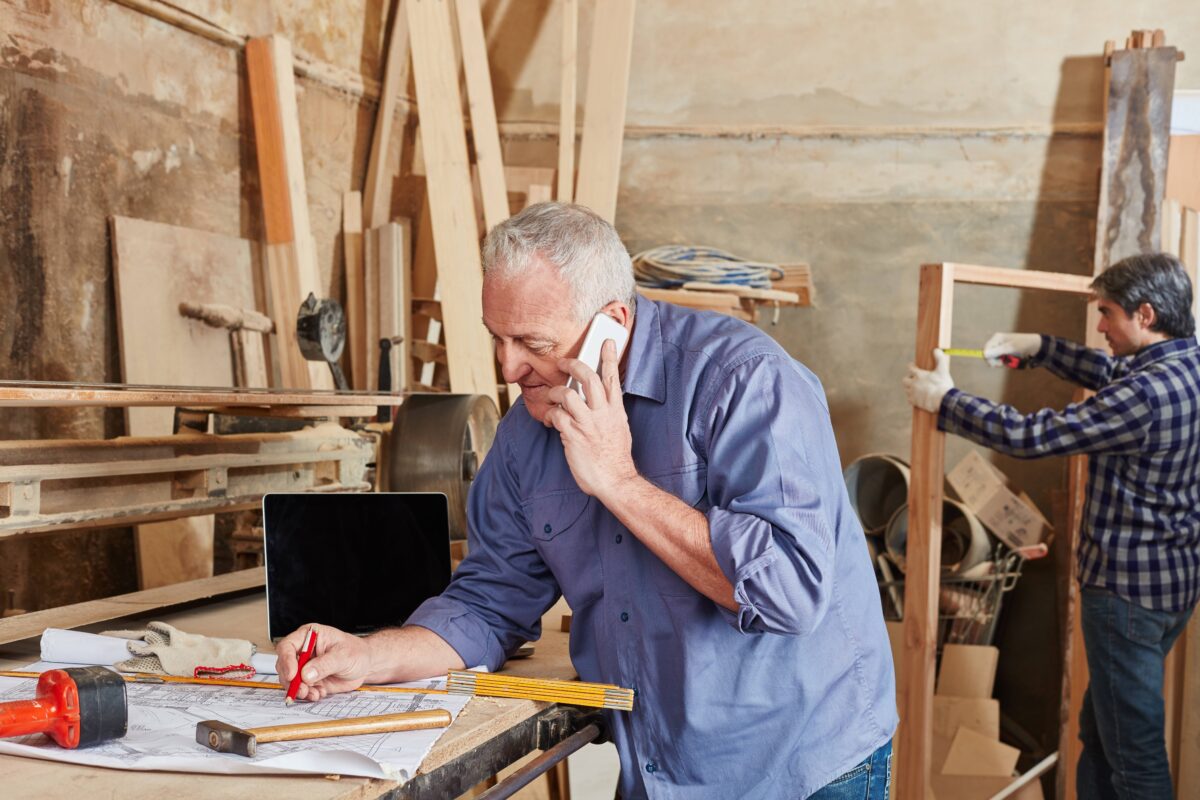 id13950058-senior-working-in-a-carpentry-shop-1200x800