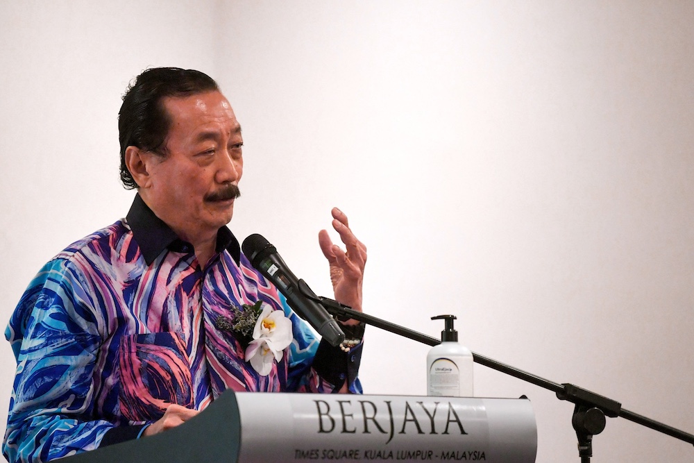 FW1271072_KL10_01122022_VINCENT_TAN-mpr