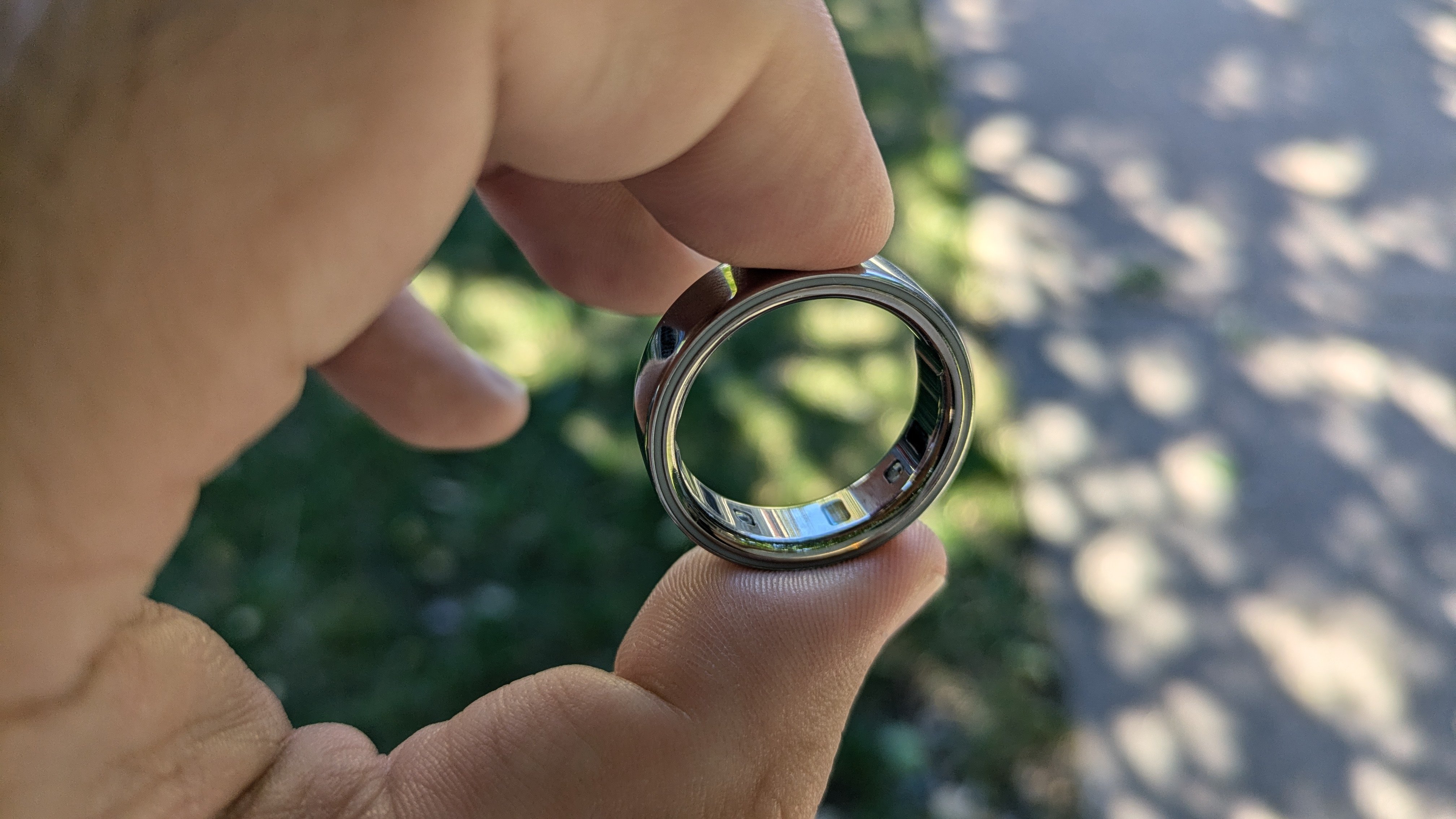 hands-on-with-the-oura-ring-4-a-sleek-smart-ring-with-a-smoo_qbbs
